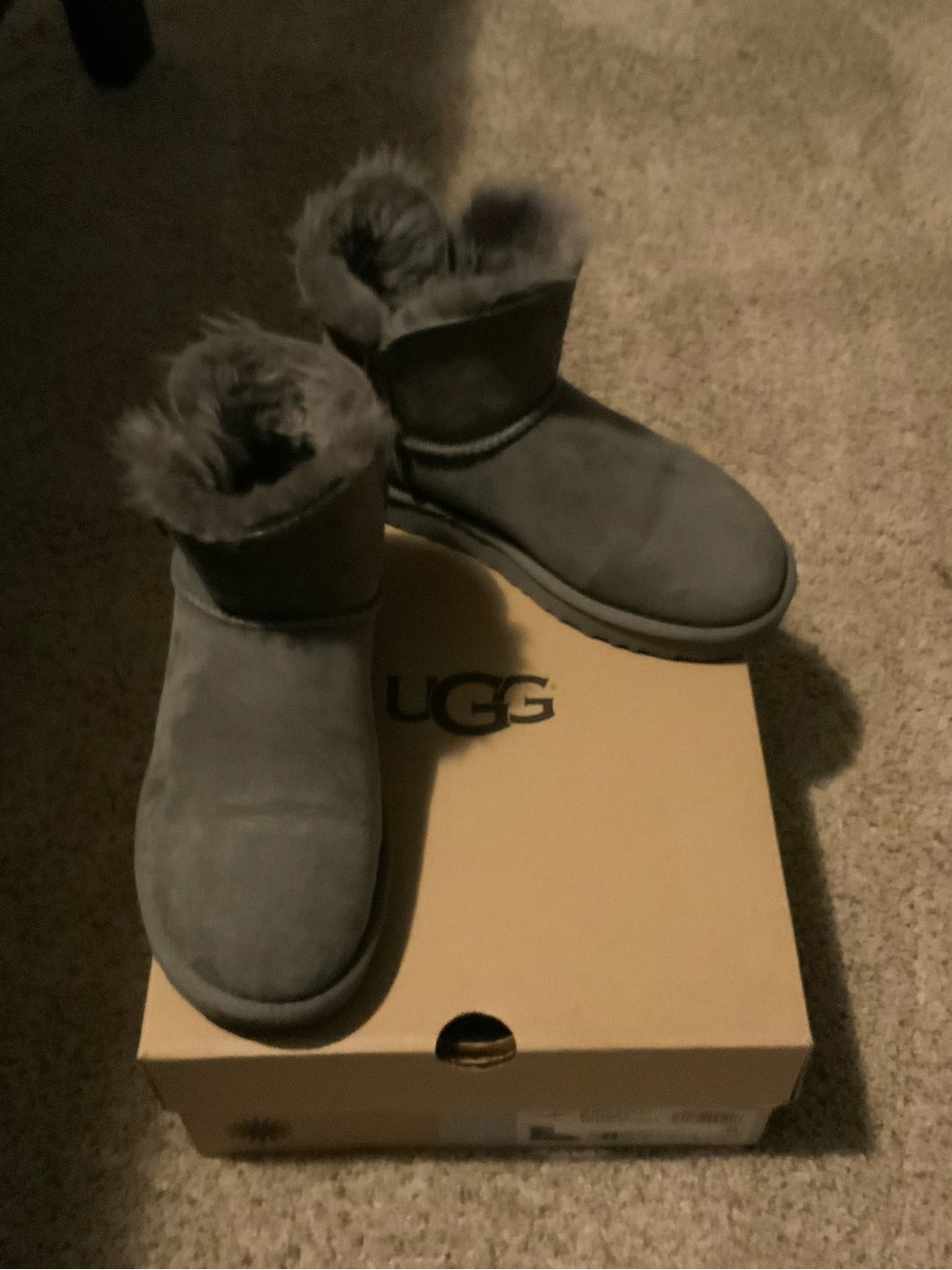 UGG Women’s Short Shearling Boot - Gray